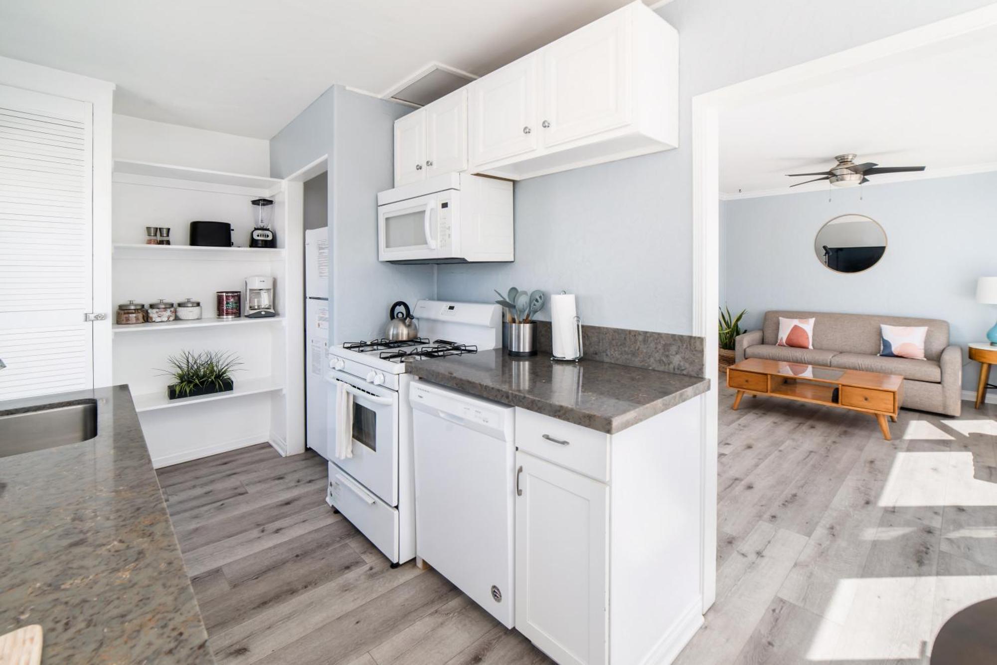 Pacific Bungalow In Oceanside With Backyard & Tiny House Экстерьер фото